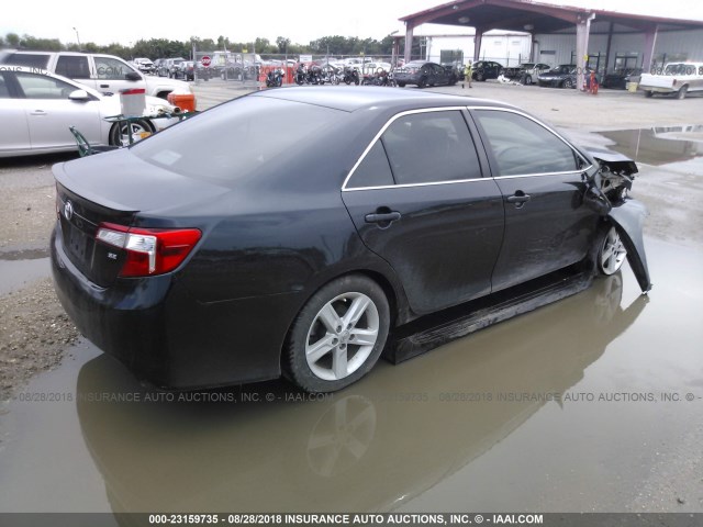 4T1BF1FK5CU521939 - 2012 TOYOTA CAMRY SE/LE/XLE მუქი ლურჯი ფოტო 4