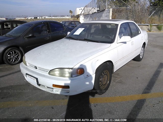 JT2BG12K8T0348098 - 1996 TOYOTA CAMRY DX/LE/XLE WHITE photo 2