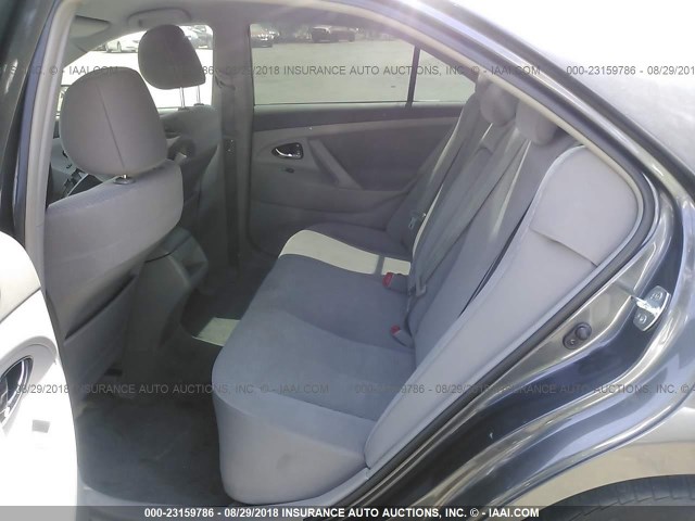 4T4BF3EK3BR187217 - 2011 TOYOTA CAMRY SE/LE/XLE ნაცრისფერი ფოტო 8