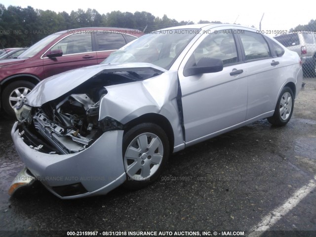 1FAHP34N08W245658 - 2008 FORD FOCUS S/SE GRAY photo 2