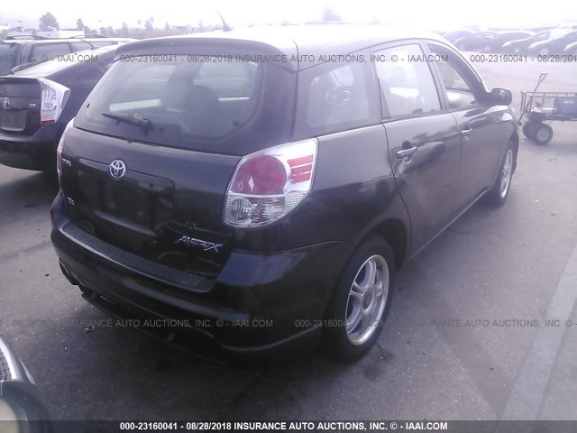 2T1KR32E35C328504 - 2005 TOYOTA COROLLA MATRIX XR BLACK photo 4