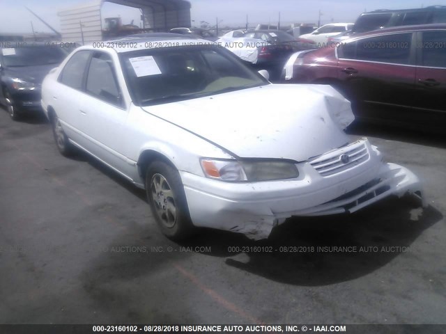 JT2BF22K7V0029898 - 1997 TOYOTA CAMRY LE/XLE 白色 照片 1