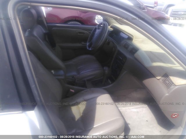 JT2BF22K7V0029898 - 1997 TOYOTA CAMRY LE/XLE 白色 照片 5