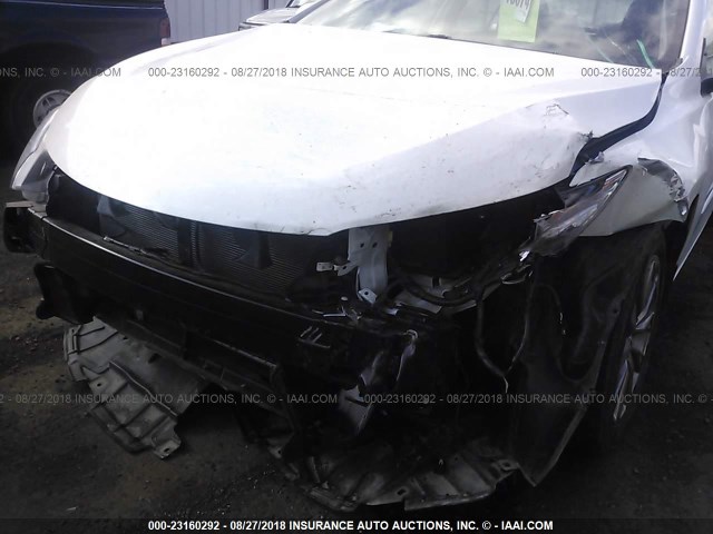 4T1BF1FK2HU324105 - 2017 TOYOTA CAMRY LE/XLE/SE/XSE 白色 照片 6