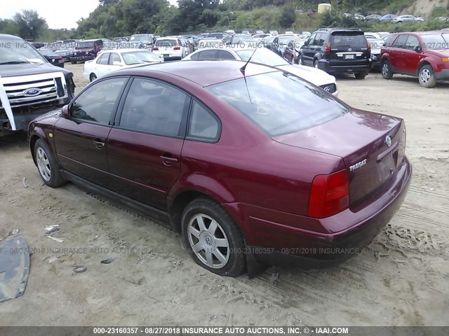 WVWPD63B8XE468588 - 1999 VOLKSWAGEN PASSAT GLX RED photo 3