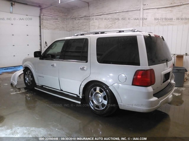 5LMFU28526LJ02524 - 2006 LINCOLN NAVIGATOR Biały zdjęcie 3