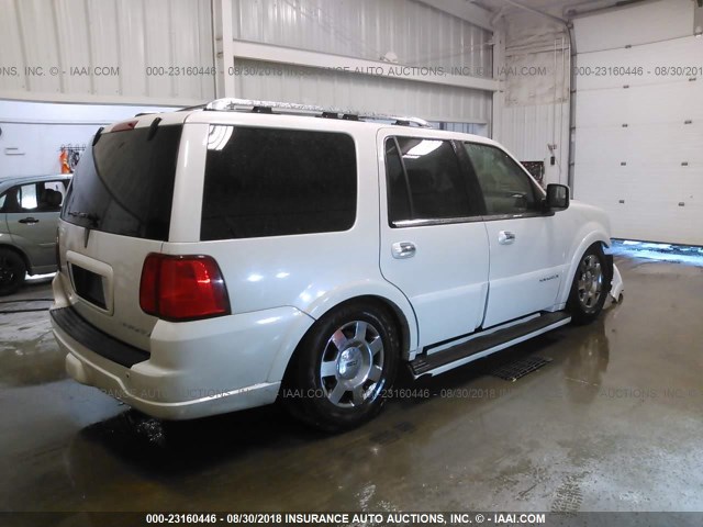 5LMFU28526LJ02524 - 2006 LINCOLN NAVIGATOR Biały zdjęcie 4