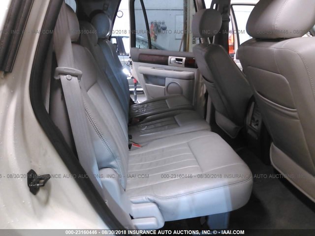 5LMFU28526LJ02524 - 2006 LINCOLN NAVIGATOR Biały zdjęcie 8