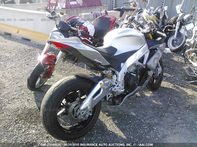 ZD4RKUB03GS000423 - 2016 APRILIA RSV4 RF/RR SILVER photo 4