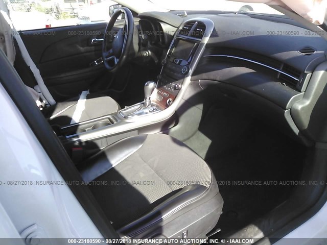 1G11C5SA7DF274435 - 2013 CHEVROLET MALIBU 1LT თეთრი ფოტო 5