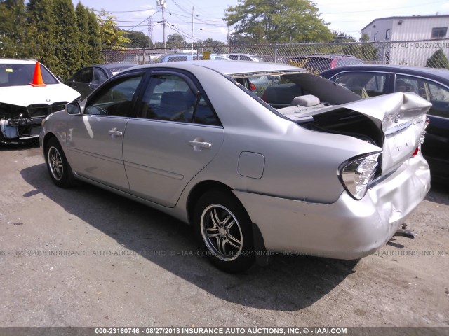 4T1BF32K62U026441 - 2002 TOYOTA CAMRY LE/XLE/SE Gümüş foto 3