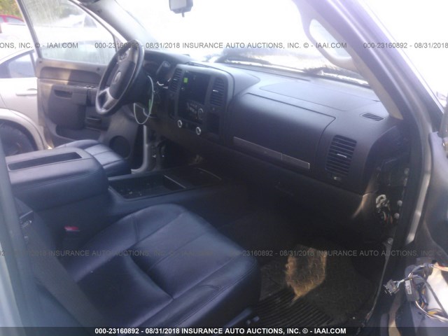 3GTRCVE03AG233050 - 2010 GMC SIERRA C1500 SLE SILVER photo 5