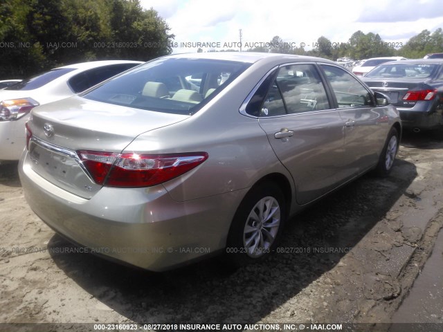 4T1BF1FK1FU014685 - 2015 TOYOTA CAMRY LE/XLE/SE/XSE 米色 照片 4
