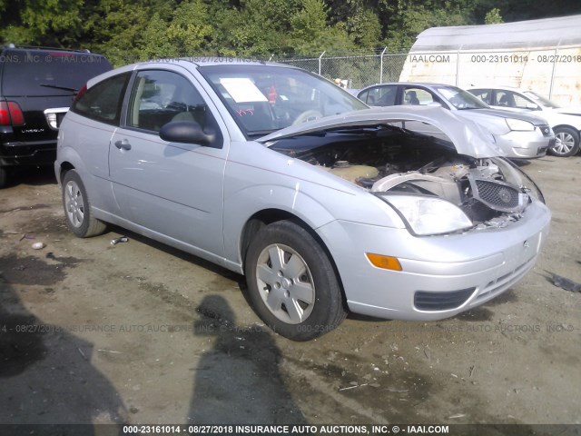 1FAFP31N47W278317 - 2007 FORD FOCUS ZX3/S/SE/SES SILVER photo 1