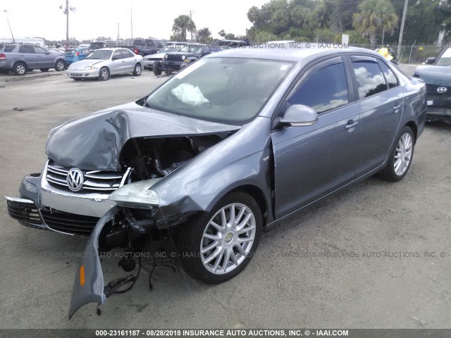 3VWRJ71K18M124796 - 2008 VOLKSWAGEN JETTA WOLFSBURG 灰色 照片 2