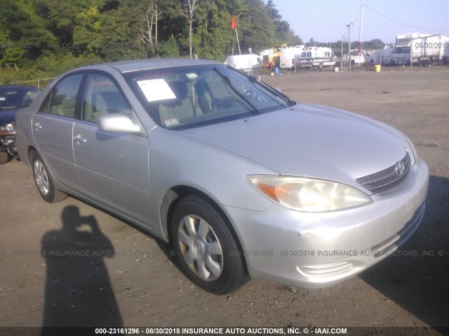 4T1BE32K33U777193 - 2003 TOYOTA CAMRY LE/XLE/SE Күміс фото 1