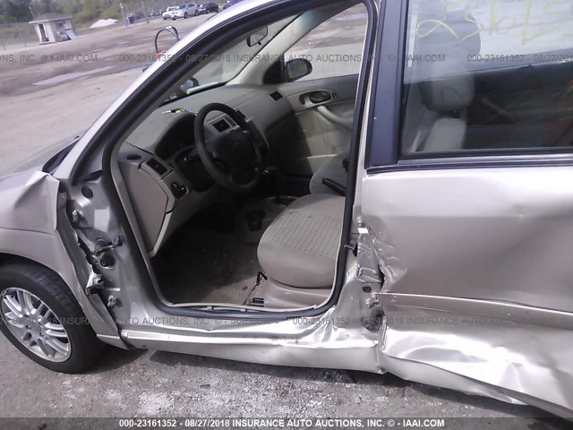 1FAFP34NX7W329914 - 2007 FORD FOCUS ZX4/S/SE/SES 棕色 照片 6