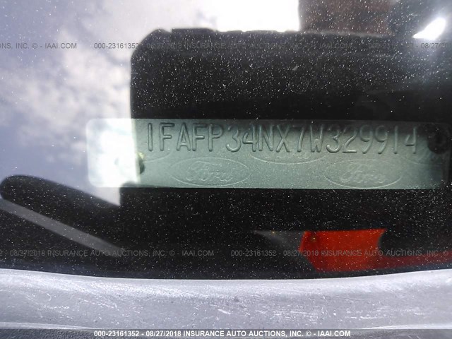 1FAFP34NX7W329914 - 2007 FORD FOCUS ZX4/S/SE/SES 棕色 照片 9