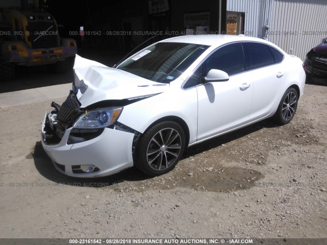 1G4PR5SK3H4106443 - 2017 BUICK VERANO SPORT TOURING WHITE photo 2