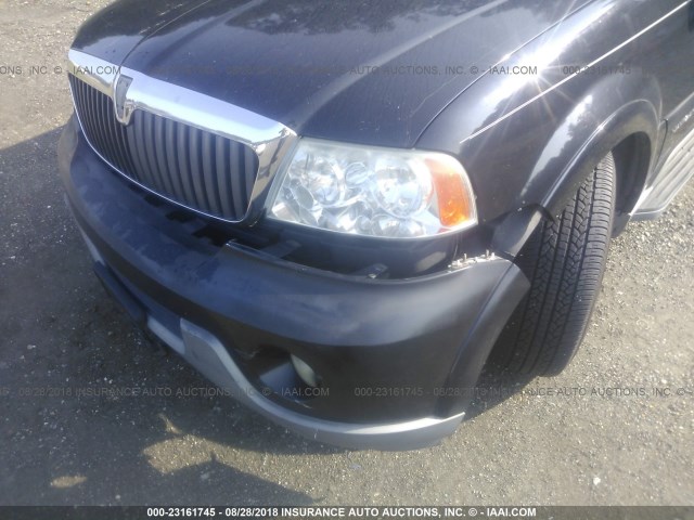 5LMFU28R93LJ40119 - 2003 LINCOLN NAVIGATOR Schwarz Foto 6