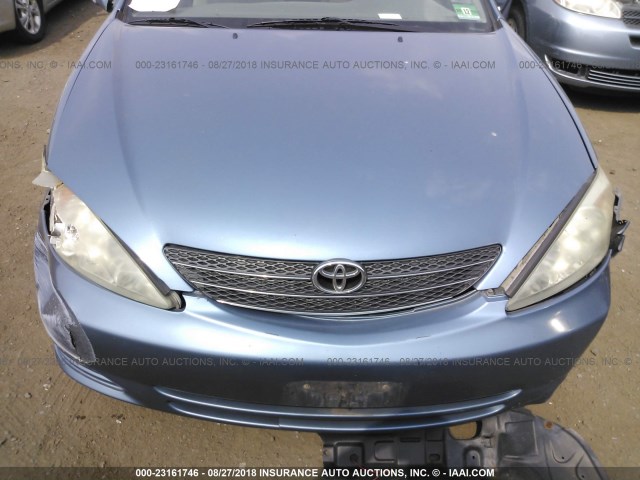 4T1BE32K74U827515 - 2004 TOYOTA CAMRY LE/XLE/SE 浅蓝色 照片 6