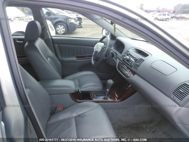 4T1BE30K75U968749 - 2005 TOYOTA CAMRY LE/XLE/SE Boz foto 5