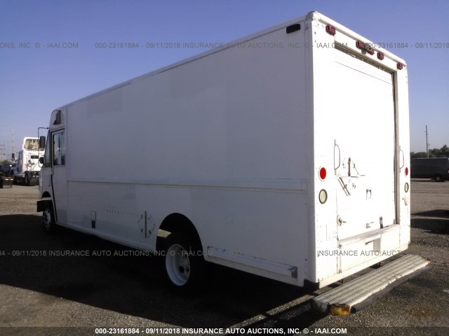 4UZAARBW01CH52321 - 2001 FREIGHTLINER CHASSIS M LINE WALK-IN VAN WHITE photo 3