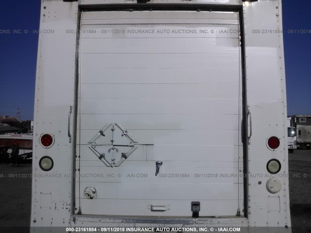 4UZAARBW01CH52321 - 2001 FREIGHTLINER CHASSIS M LINE WALK-IN VAN WHITE photo 7