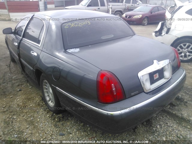 1LNHM81W0XY718048 - 1999 LINCOLN TOWN CAR EXECUTIVE GRAY photo 3