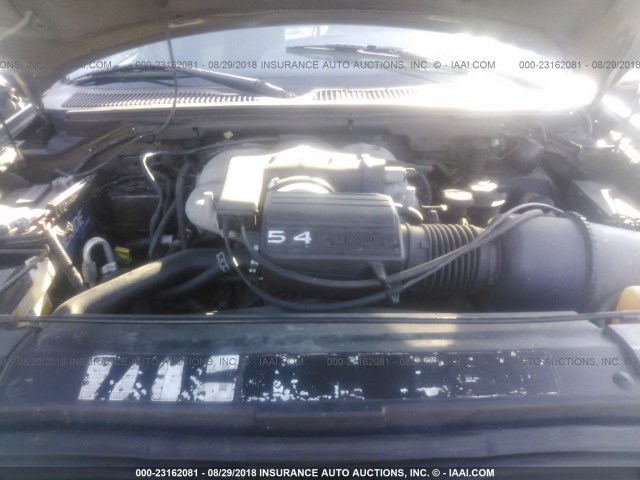 5LMFU28R92LJ14568 - 2002 LINCOLN NAVIGATOR 灰色 照片 10