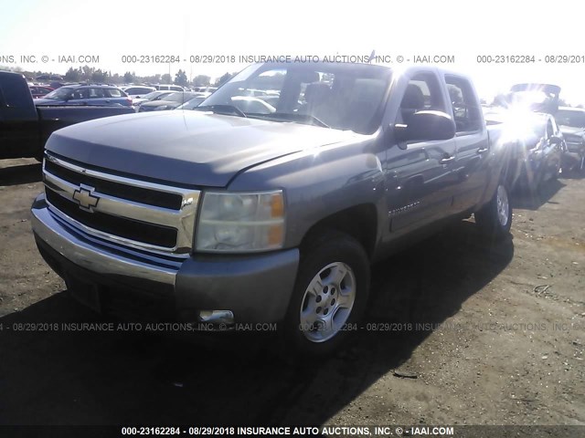 3GCEK13397G529674 - 2007 CHEVROLET SILVERADO K1500 CREW CAB GRAY photo 2