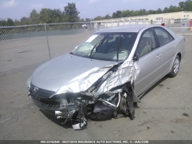 4T1BE32K43U782791 - 2003 TOYOTA CAMRY LE/XLE/SE Күміс фото 2