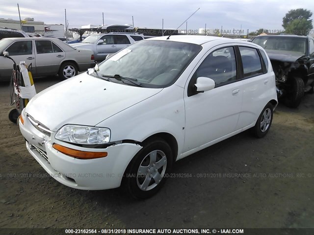 KL1TD66668B084154 - 2008 CHEVROLET AVEO LS WHITE photo 2