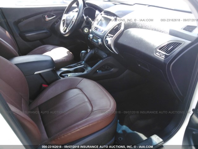 KM8JU3AC5CU389018 - 2012 HYUNDAI TUCSON GLS/LIMITED თეთრი ფოტო 5