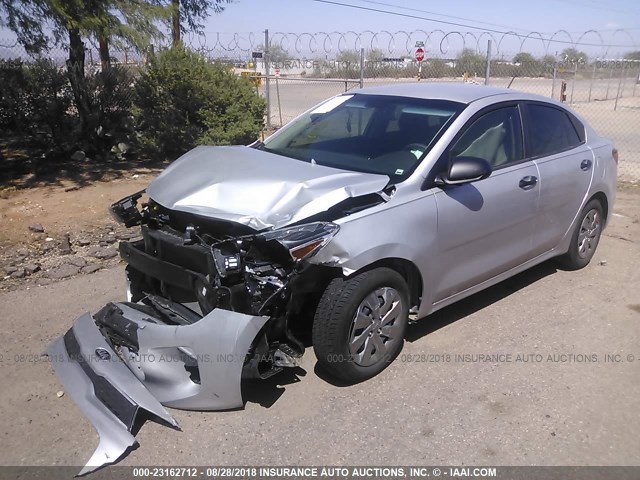 3KPA24AB3JE057615 - 2018 KIA RIO LX/S SILVER photo 2