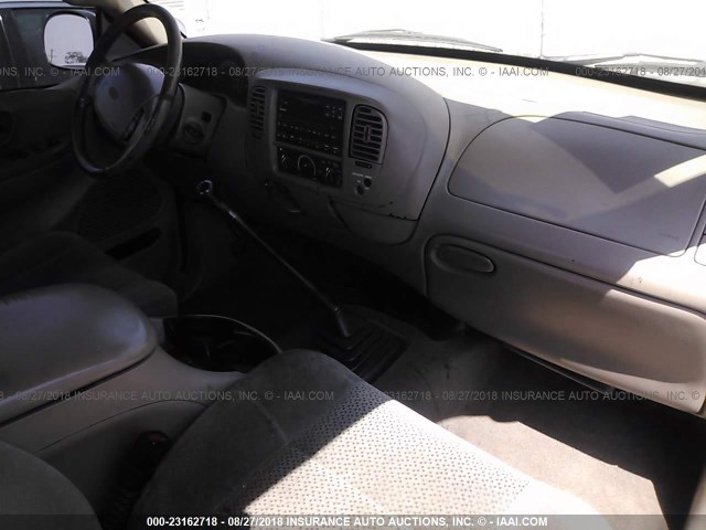 1FTZX17251NB61433 - 2001 FORD F150 Rot Foto 5
