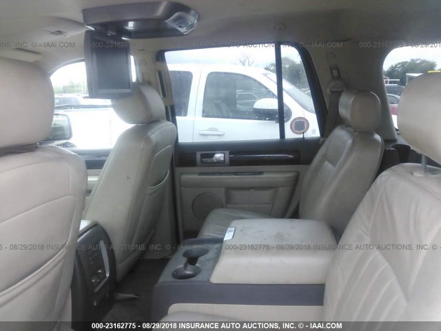 5LMFU28R04LJ14381 - 2004 LINCOLN NAVIGATOR 白色 照片 8