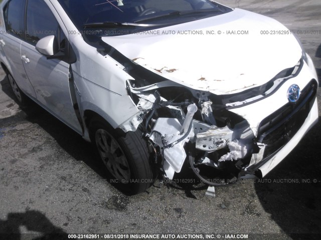 JTDKDTB38F1576248 - 2015 TOYOTA PRIUS C WHITE photo 6