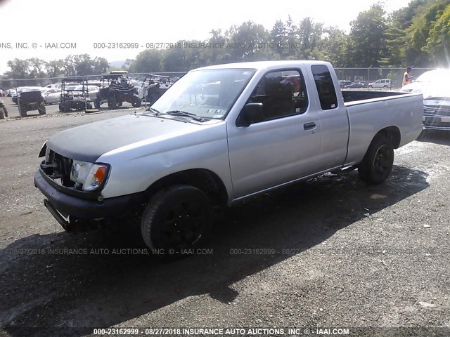1N6DD26S6YC406463 - 2000 NISSAN FRONTIER KING CAB XE SILVER photo 2