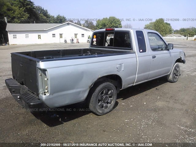 1N6DD26S6YC406463 - 2000 NISSAN FRONTIER KING CAB XE SILVER photo 4