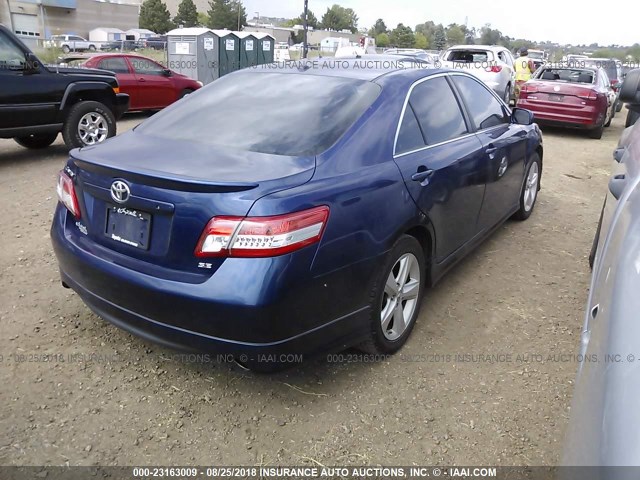 4T1BF3EK0BU751125 - 2011 TOYOTA CAMRY SE/LE/XLE 蓝色 照片 4