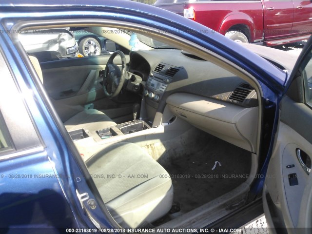 4T1BE46KX9U353373 - 2009 TOYOTA CAMRY SE/LE/XLE ლურჯი ფოტო 5