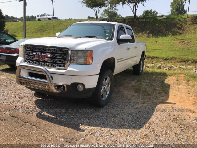 1GT125C82BF148325 - 2011 GMC SIERRA K2500 DENALI WHITE photo 2