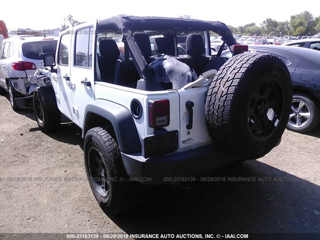 1C4BJWDG7GL334437 - 2016 JEEP WRANGLER UNLIMITE SPORT WHITE photo 3