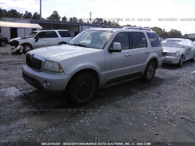5LMEU88H94ZJ26337 - 2004 LINCOLN AVIATOR 银色 照片 2