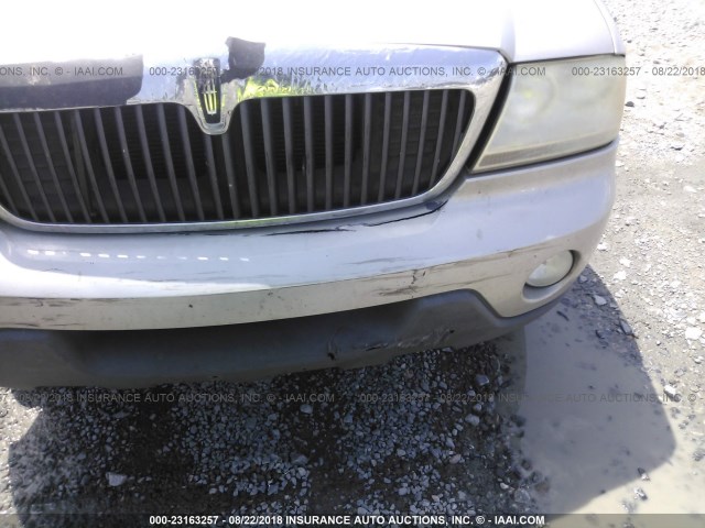 5LMEU88H94ZJ26337 - 2004 LINCOLN AVIATOR 银色 照片 6