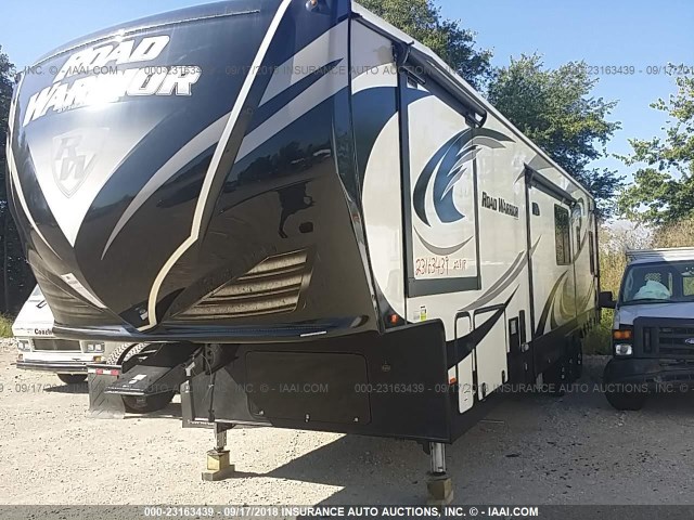 5SFCG4438JE374393 - 2018 HEARTLAND ROAD WARRIOR 429  GOLD photo 2