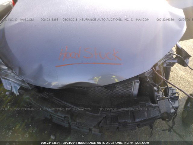 4T1BF1FK6HU327346 - 2017 TOYOTA CAMRY LE/XLE/SE/XSE GRAY photo 10