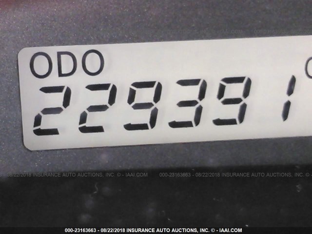 4T1BF3EK2AU043876 - 2010 TOYOTA CAMRY SE/LE/XLE ნაცრისფერი ფოტო 7