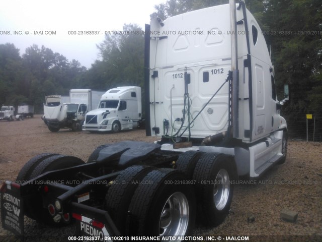 1FUJGLDR1CSBD3781 - 2012 FREIGHTLINER CASCADIA 125  WHITE photo 4